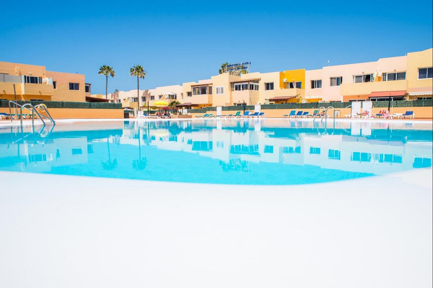 Bright apartment with terrace overlooking the sea in Corralejo