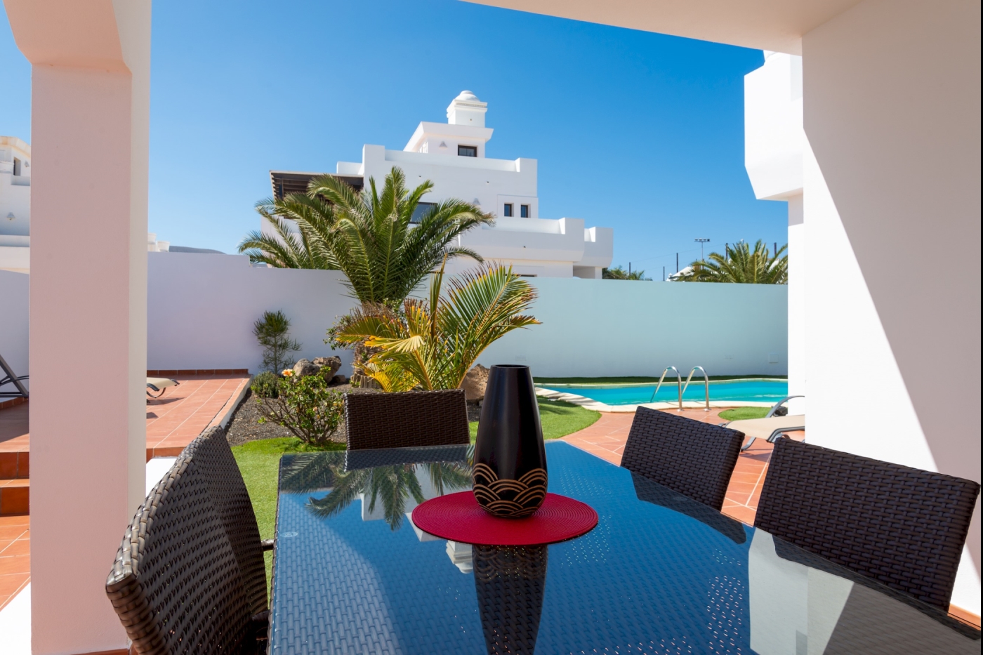 Beautiful and bright villa with swimming pool in Corralejo