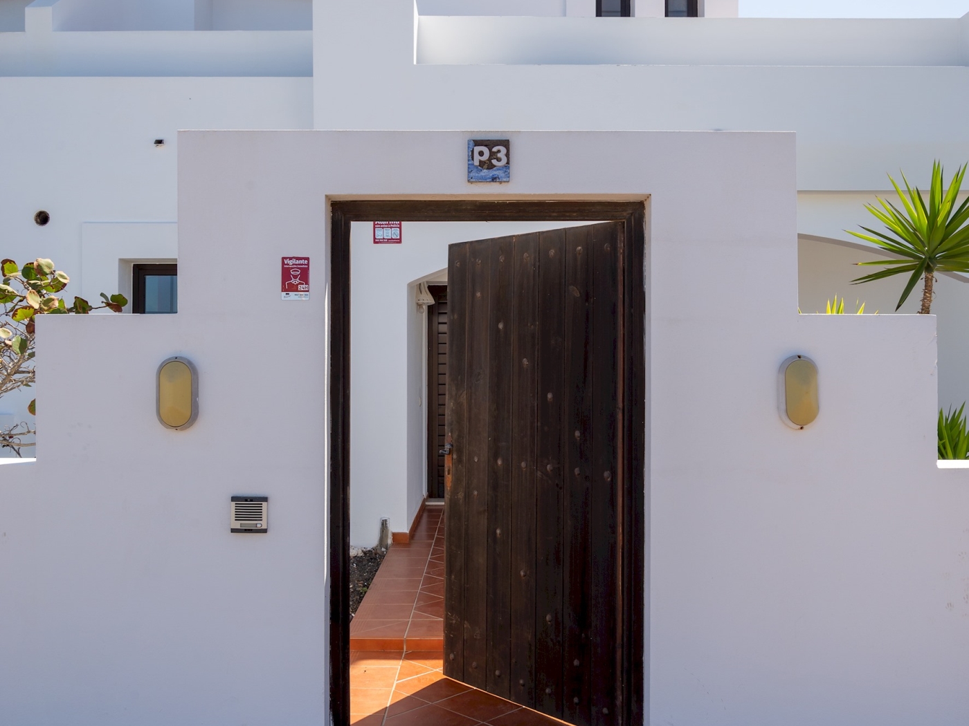 Beautiful and bright villa with swimming pool in Corralejo