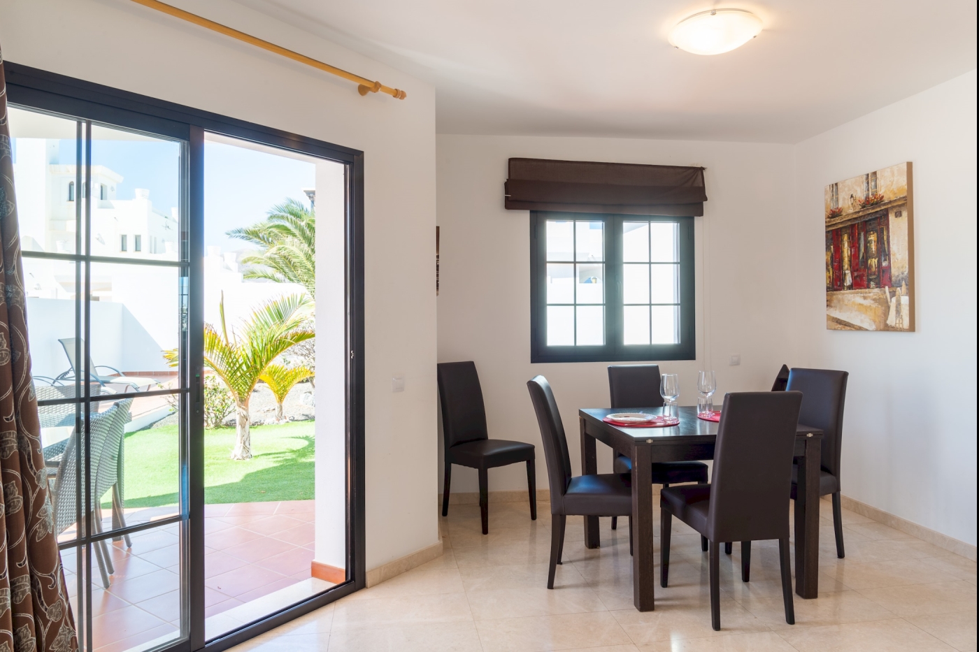 Beautiful and bright villa with swimming pool in Corralejo