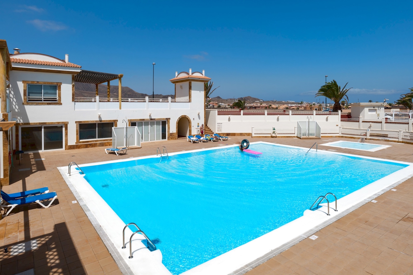 Apartment with patio and terrace in Corralejo