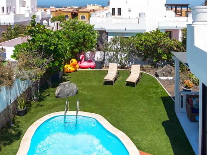 Beautiful and bright villa with swimming pool in Corralejo