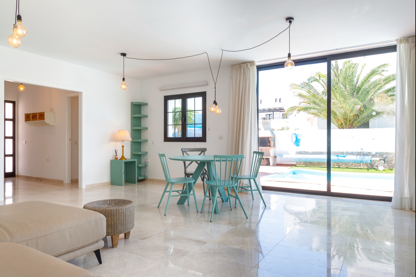 Beautiful and bright villa with swimming pool in Corralejo