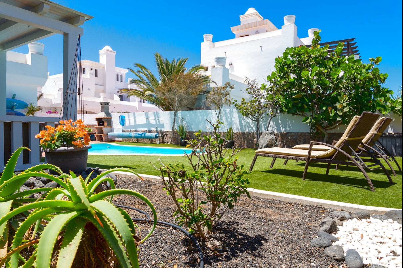 Beautiful and bright villa with swimming pool in Corralejo