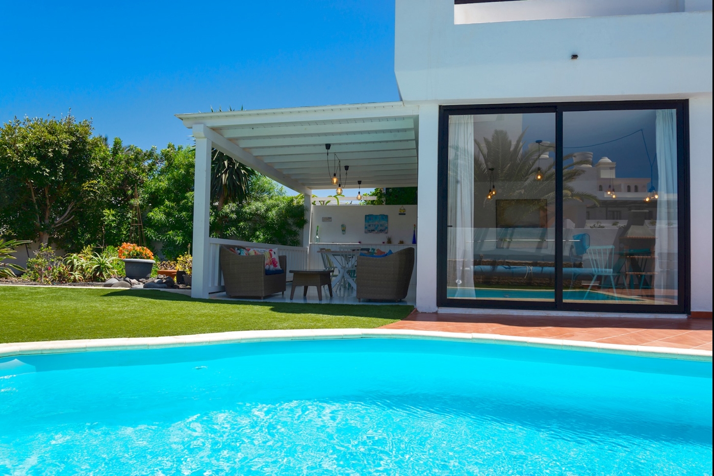 Beautiful and bright villa with swimming pool in Corralejo