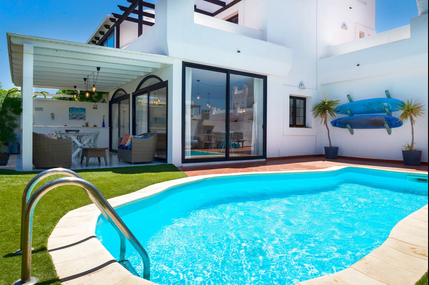 Beautiful and bright villa with swimming pool in Corralejo