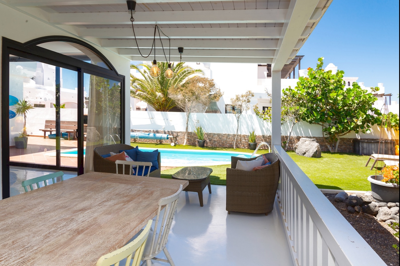 Beautiful and bright villa with swimming pool in Corralejo