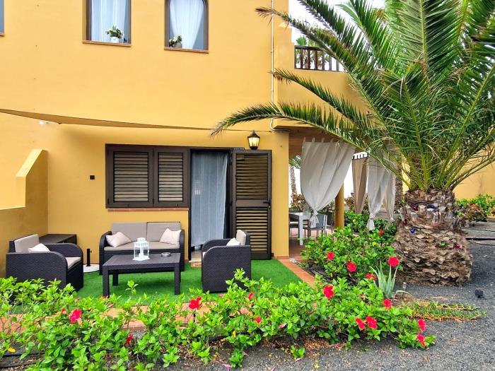 Newly renovated apartment in a resort with swimming pools in Corralejo