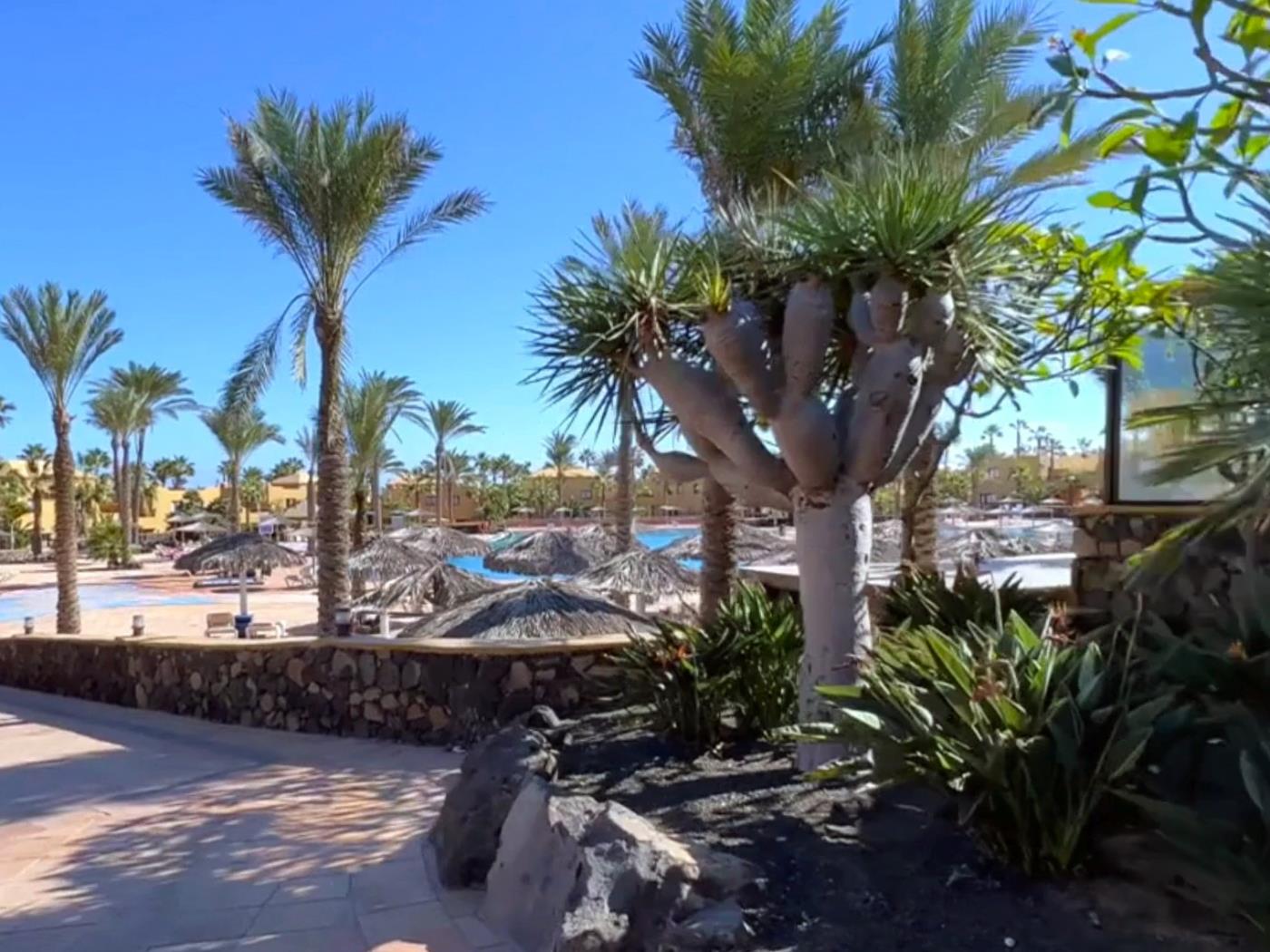 Newly renovated apartment in a resort with swimming pools in Corralejo